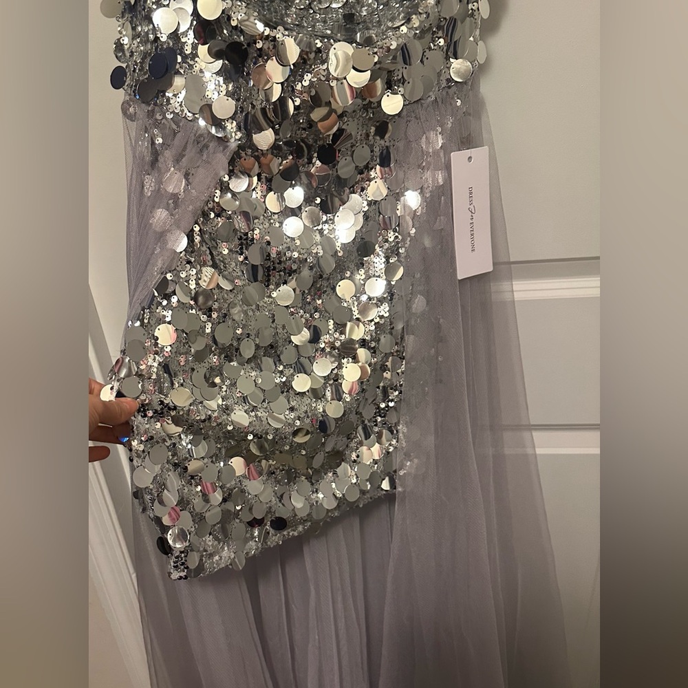 Fareisty silver Sequin strapless mini dress with tulle gown. NWT - Picture 3 of 6